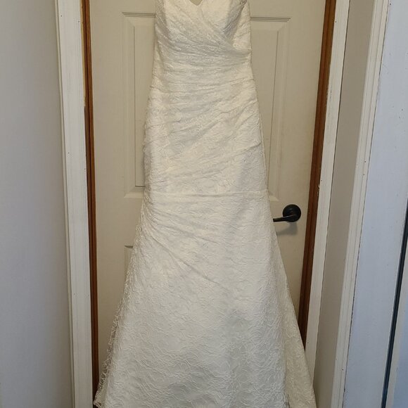 Lace Elegance Wedding Dress size 10 - Picture 2 of 10